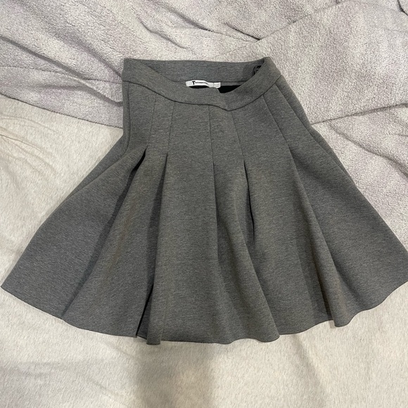Dresses & Skirts - T by Alexander Wang Gray Skater Skirt